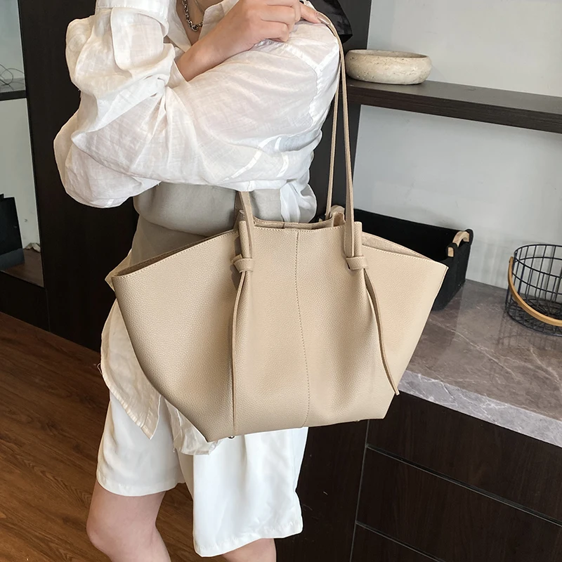 Branded Designer Shoulder Tote - Luxury Bags Trend 2025 のレビューと価格