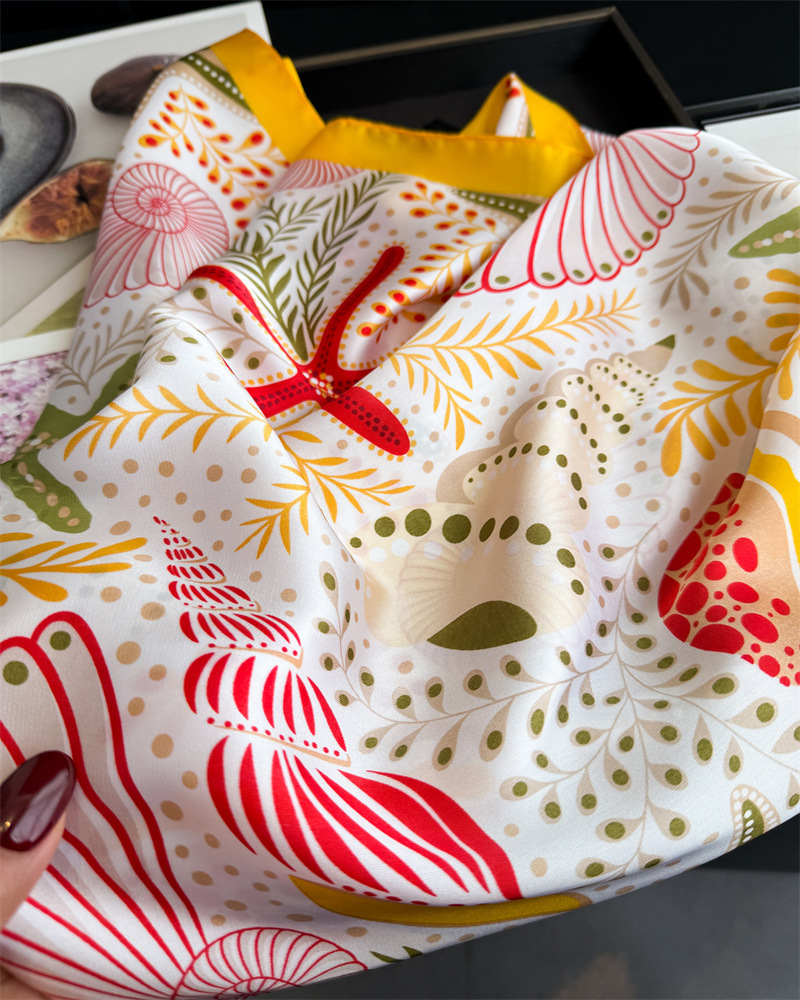 Luxury Print 70cm Square Scarf - Luxury Bags Casual のレビューと価格