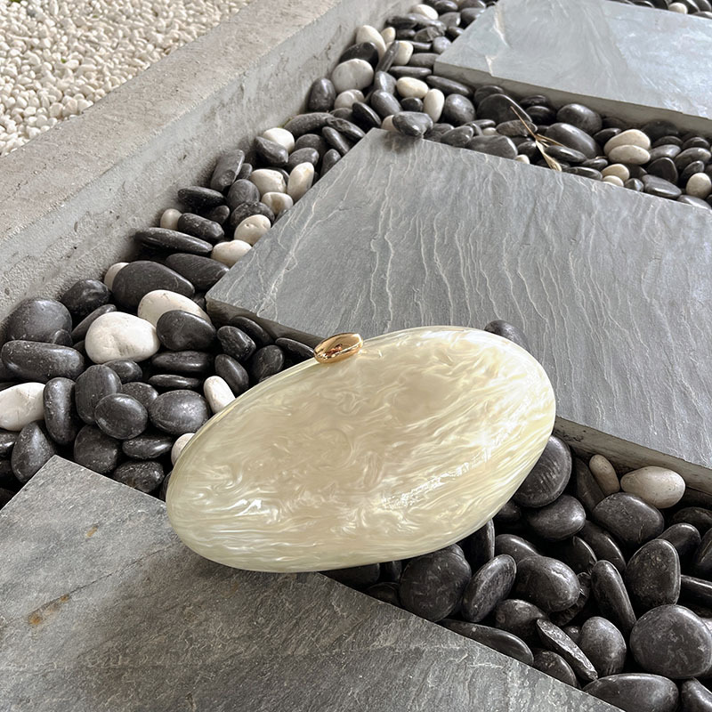 Oval Marble Beige Shell Acryli - Luxury Bags Cute のレビューと価格