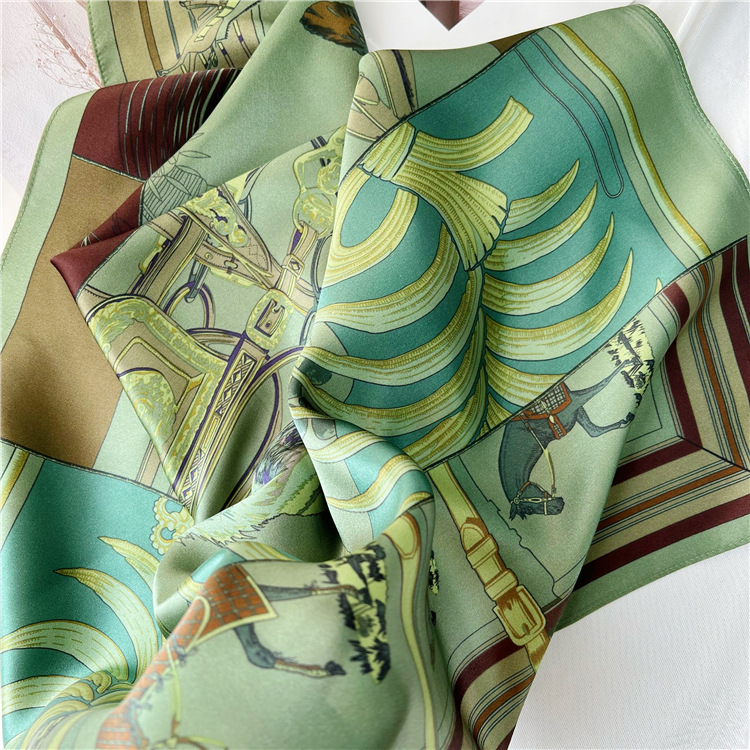 Small Mulberry Silk Scarf 65CM - Luxury Bags Green のレビューと価格