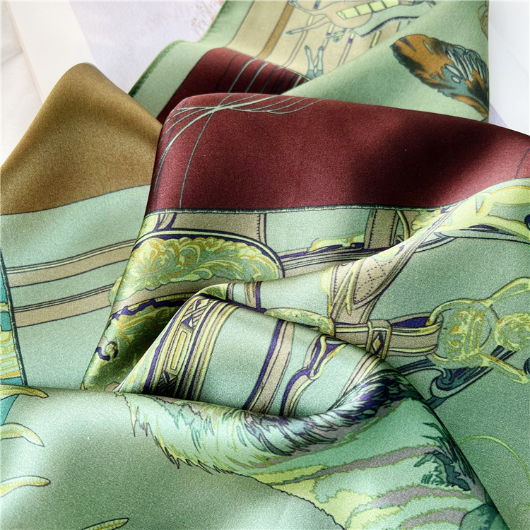 Small Mulberry Silk Scarf 65CM - Luxury Bags Green のレビューと価格