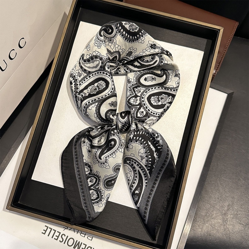 Luxury Satin Square Scarf Pais - Luxury Bags Expensive のレビューと価格