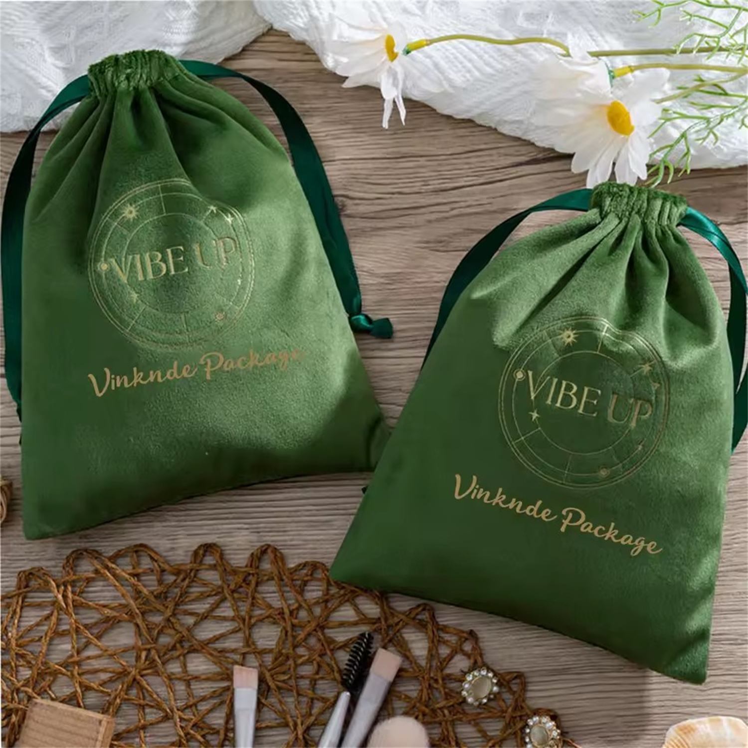 100pcs Green Velvet Packaging  - Luxury Bags Green のレビューと価格