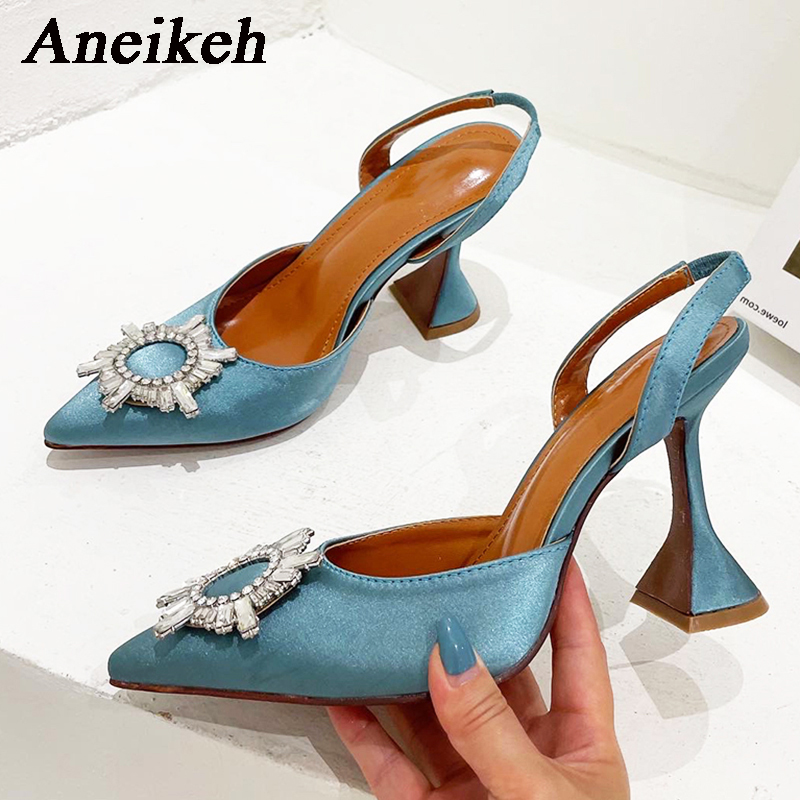 Aneikeh Brand Women Silk High  - Luxury Bags And Shoes のレビューと価格