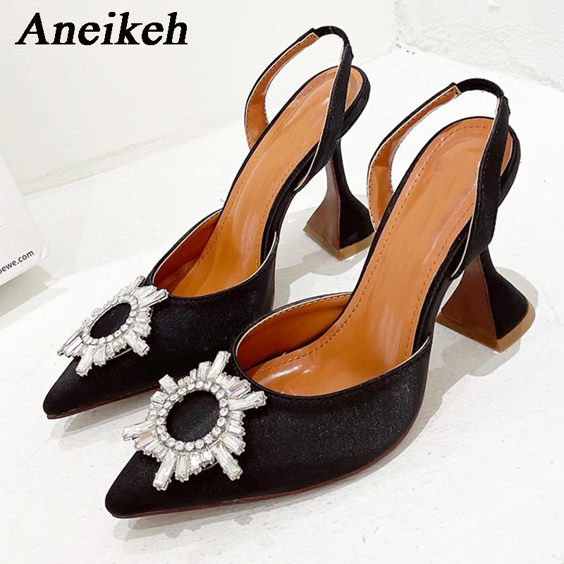 Aneikeh Brand Women Silk High  - Luxury Bags And Shoes のレビューと価格
