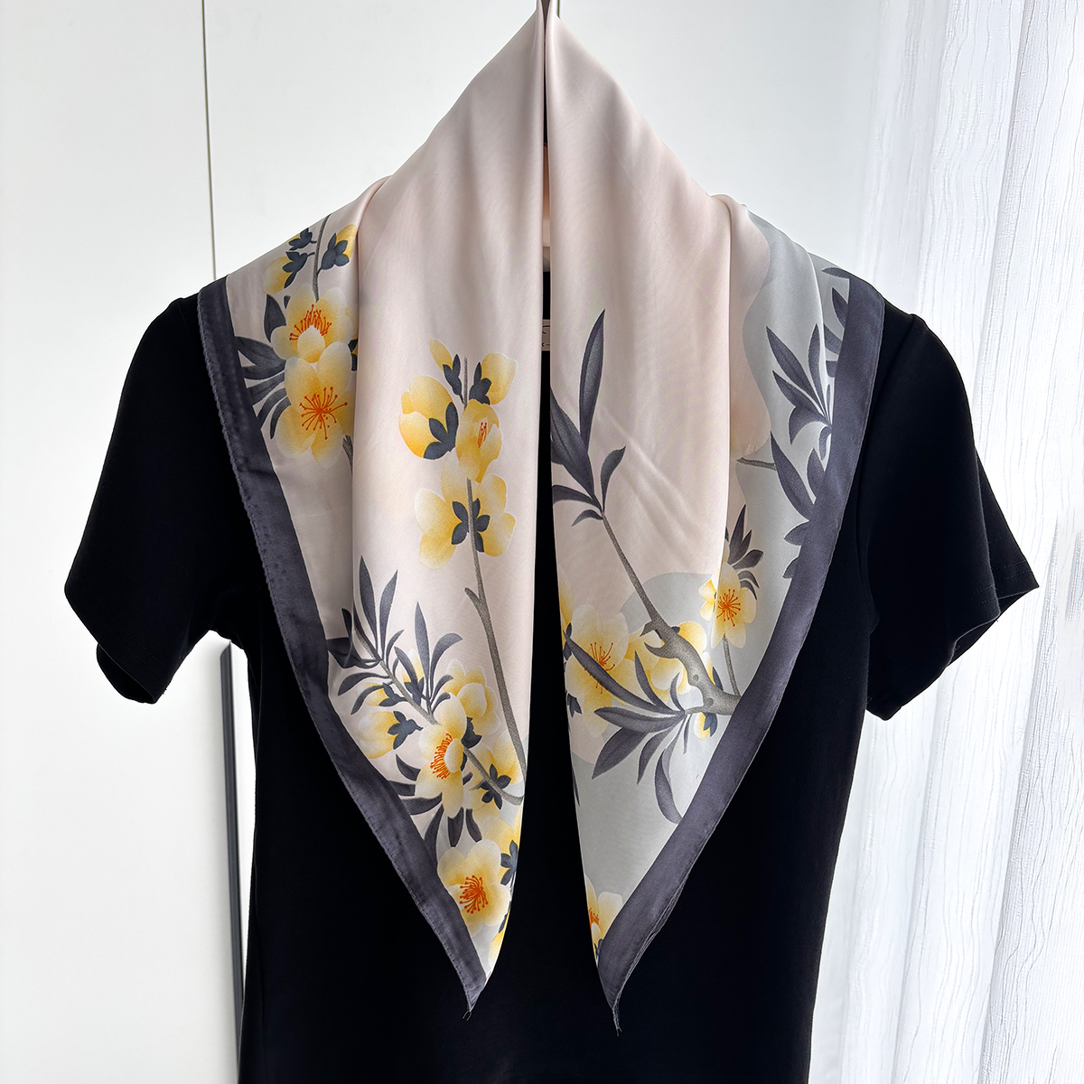 Luxury 70cm Square Scarf For W - Luxury Bags Casual のレビューと価格
