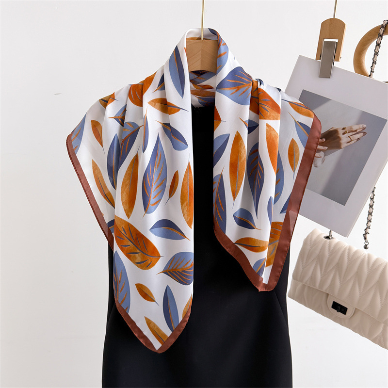 Luxury Brand Print 70cm Square - Luxury Bags Expensive のレビューと価格