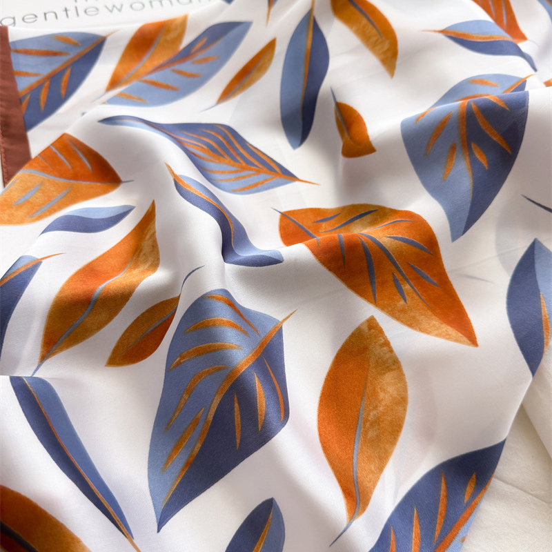 Luxury Brand Print 70cm Square - Luxury Bags Expensive のレビューと価格