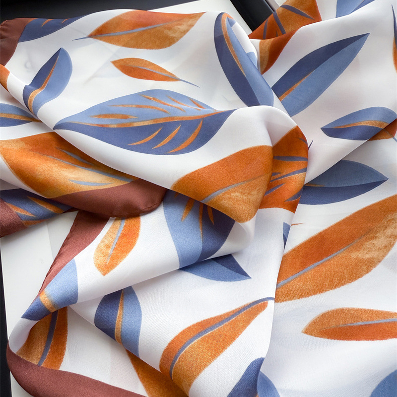 Luxury Brand Print 70cm Square - Luxury Bags Expensive のレビューと価格