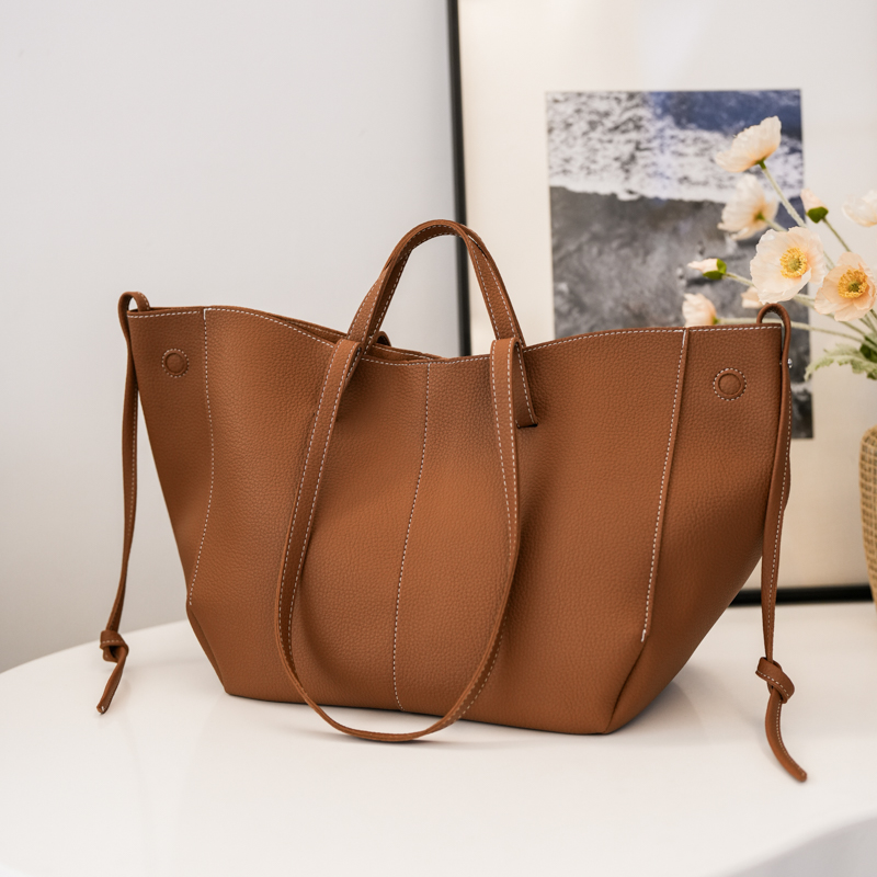 Large Capacity Leather Zipper  - Luxury Bags Trend 2025 のレビューと価格