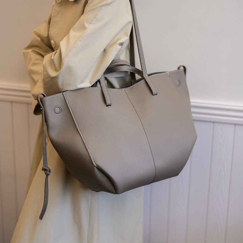 Large Capacity Leather Zipper  - Luxury Bags Trend 2025 のレビューと価格