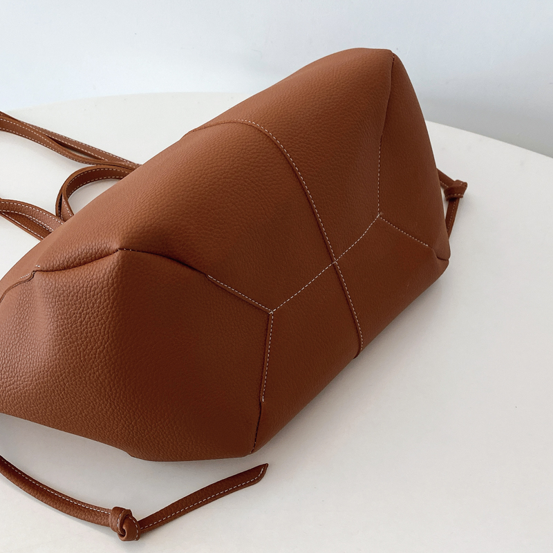 Large Capacity Leather Zipper  - Luxury Bags Trend 2025 のレビューと価格
