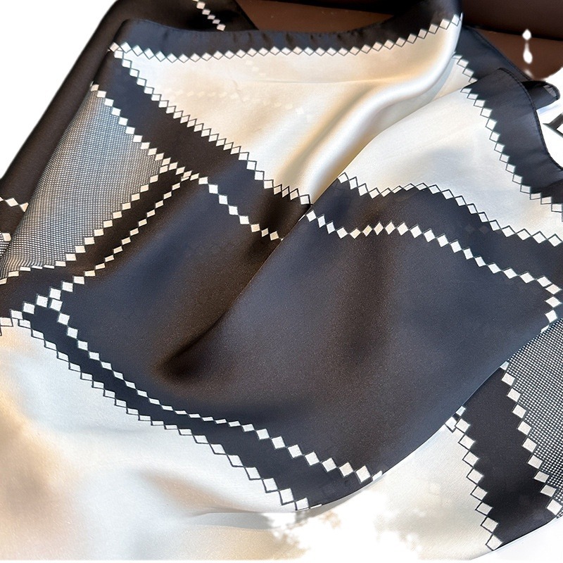 New Luxury Horse Pattern Silk  - Luxury Bags Casual のレビューと価格